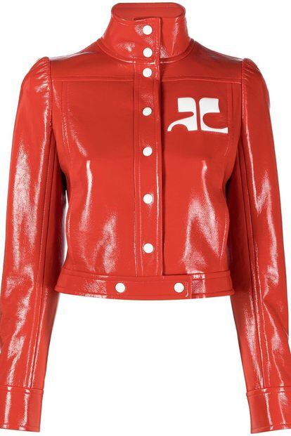 En un vibrante color rojo y con el logo en contraste, esta cazadora de Courreges reúne todo lo necesario para convertirse en tu prenda fetiche de la temporada. 750€