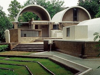 El estudio del arquitecto Balkrishna Doshi, Sangath, en Ahmedabad (India). Sangath, el nombre dado al complejo, significa &ldquo;avanzar juntos a trav&eacute;s de la participaci&oacute;n&rdquo;.