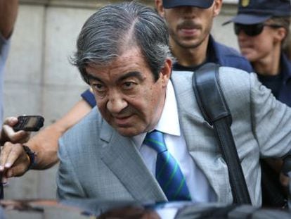 Álvarez-Cascos, tras abandonar la Audiencia Nacional el pasado agosto.