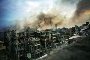 Vista de varios edificios destruidos en el distrito de Saif al Dawle, en la ciudad de Alepo (Siria), bombardeada por el régimen de Bachar el Asad.