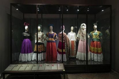 Vista de la exposición 'Las apariencias engañan', en el Museo Frida Kahlo de Ciudad de México.