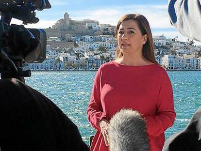 Francina Armengol (2017) va felicitar l'any des d'Eivissa.