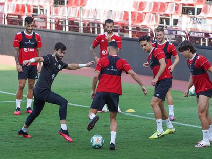Varios jugadores del Almería, durante un entrenamiento. UD ALMERÍA