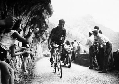 Bahamontes, in the 1954 Tour.