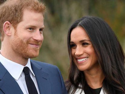 Enrique de Inglaterra y Megha Markle, el d&iacute;a de su compromiso.