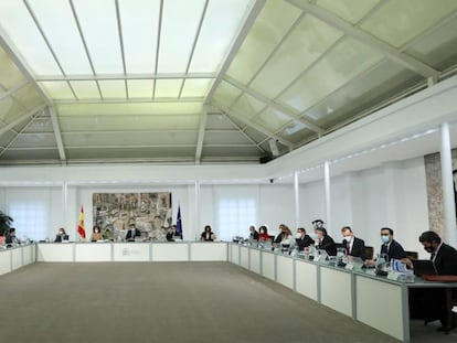 Componentes del Gobierno de coalición del PSOE y Unidas Podemos durante un Consejo de Ministros.