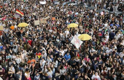 Manifestación de estudiantes contra las reválidas y la LOMCE en Valencia.