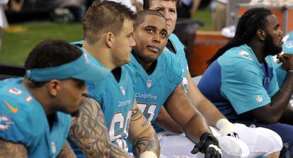 Richie Incognito y Jonathan Martin (segundo y tercero por la izquierda).