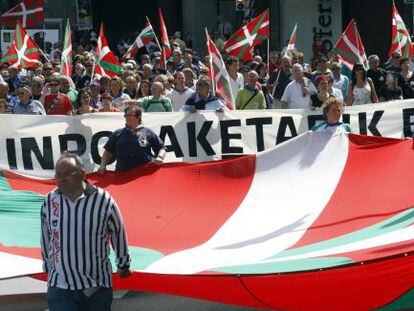 Cabeza de la manifestación celebrada ayer en Bilbao. 