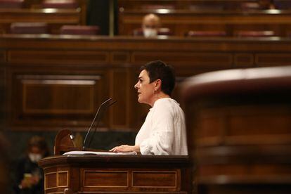 La portavoz de EH Bildu en el Congreso, Mertxe Aizpurua, interviene durante el pleno en el que se debate la moción de censura planteada por Vox. 