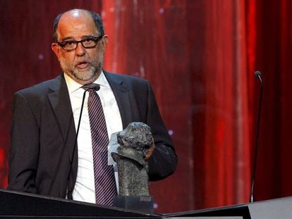 Reyes Abades con el Goya a los Mejores Efectos Especiales por 'Balada triste de trompeta', en 2011.