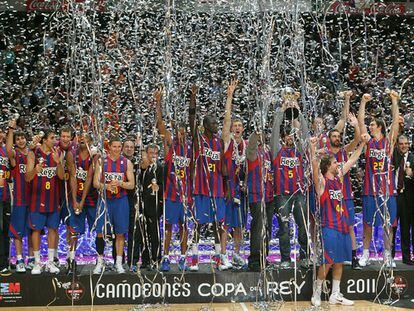 Loa jugadores del Barcelona celebran el triunfo