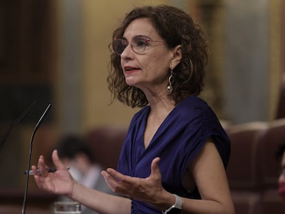 La ministra de Hacienda y Función Pública, María Jesús Montero, en el Congreso de los Diputados.