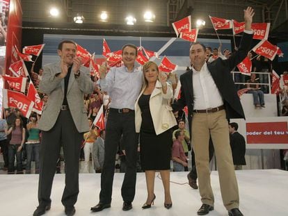 Mitin del PSOE en Alicante en 2007. Desde la izquierda, Pla, Zapatero, Andreu y Soler.