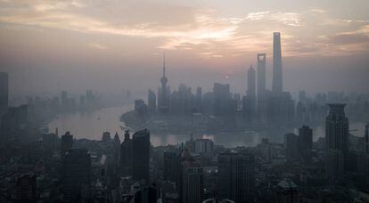 Vista del distrito financiero de Pudong en Shanghai.