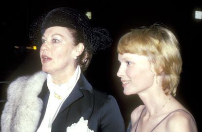 Ava Gardner y Mia Farrow en una fiesta post-Oscars en 1978 en Beverly Hills, California.