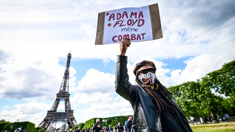 La muerte de George Floyd aviva en Francia el debate sobre la ...