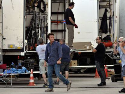 Sean Penn, en julio del a&ntilde;o pasado durante el rodaje en el F&oacute;rum de Barcelona de &#039;The gunman&#039;.