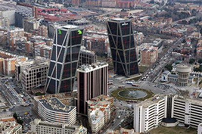 Realia, controlada por Caja Madrid y FCC, ha lanzado una OPA en Francia y anuncia su próxima salida a Bolsa.