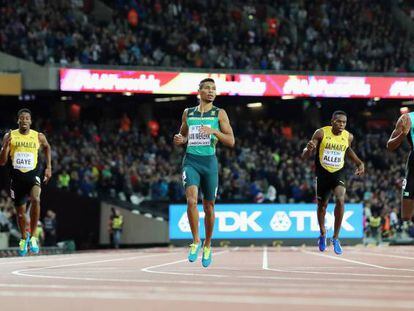 Van Niekerk gana los 400m.