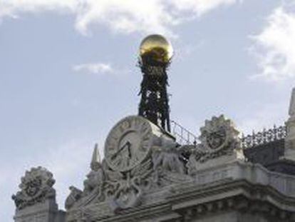 Reloj en la fachada de la sede del Banco de Espa&ntilde;a. EFE/Archivo