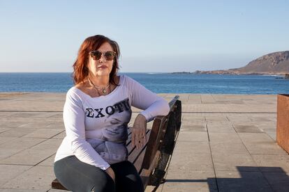 Inmaculada Alcázar, en Las Palmas el miércoles, teme que le vuelvan a cambiar las revisiones de su cáncer de mama.