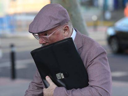 El excomisario jubilado Jos&eacute; Manuel Villarejo, a su llegada a los juzgados de Plaza de Castilla, en Madrid