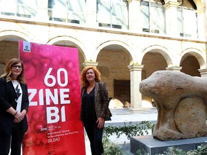 Vanesa Fernández, directora de Zinebi, y la edil de Cultura de Bilbao, Nekane, Alonso, en la presentación del festival cinematográfico.
