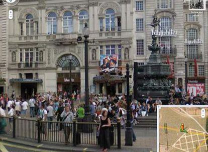 Una imagen de Piccadilly Circus en Street View muestra algunas caras difuminadas