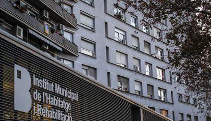 Bloque de pisos sociales en Barcelona junto al Institut Municipal de l'Habitatge.