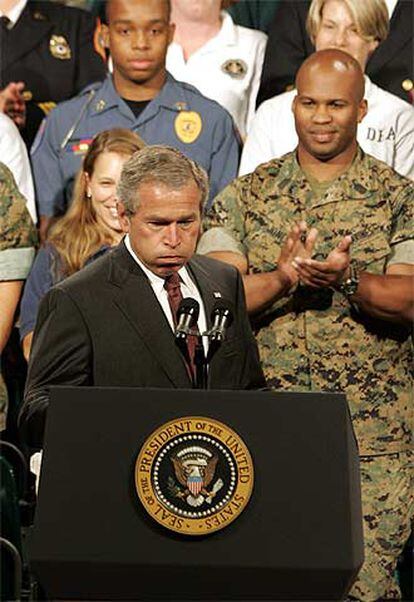 George Bush, en la academia del FBI, en Quantico, donde habló sobre terrorismo.
