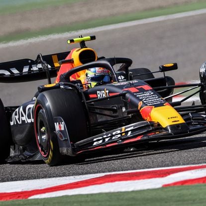 Red Bull Racing's Mexican driver Sergio Perez drives during the second day of Formula One pre-season testing at the Bahrain International Circuit in Sakhir on February 24, 2023. (Photo by Giuseppe CACACE / AFP)