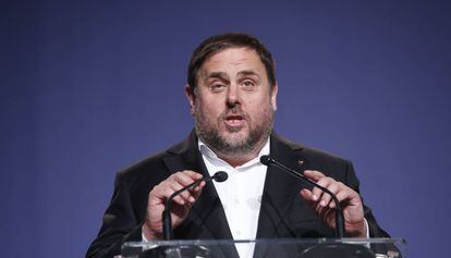 El vicepresidente Junqueras, durante una rueda de prensa en Barcelona