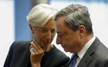 Draghi con Lagarde en una reunión del Eurogrupo.