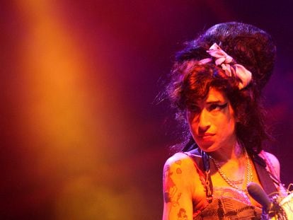 Amy Winehouse durante su actuación en el Bestival de septiembre de 2008, en Newport (Inglaterra).