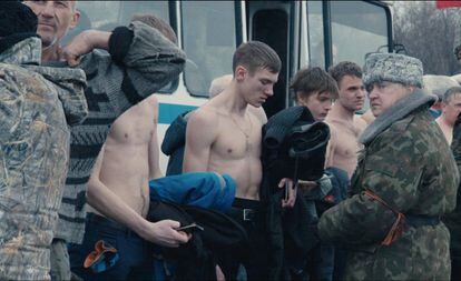 Fotogramas de la película 'Donbass', del cineasta ucraniano Sergei Loznitsa.
