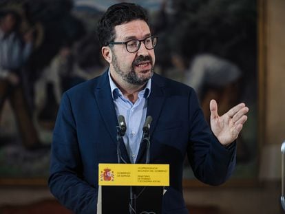 El secretario de Estado de Trabajo, Joaquín Pérez Rey, ofrece una rueda de prensa tras la reunión con los agentes sociales para comunicarles el importe del SMI de 2024, el 12 de enero.