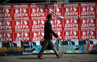 Propaganda electoral en una calle de Belgrado. 