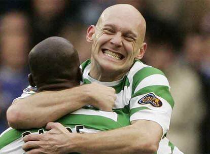 Gravesen celebra un gol marcado por el Celtic.