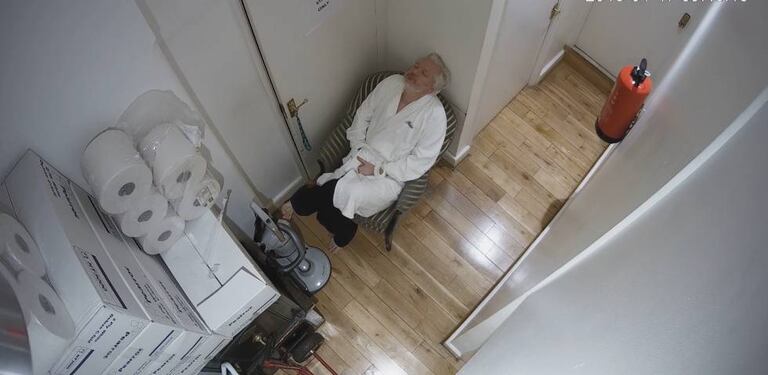Imagen del espionaje a Julian Assange en la embajada de Ecuador en Londres.