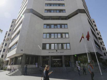 Fachada de los juzgados de la plaza de Castilla.