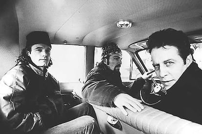 Morphine, en 1997. Derecha, Mark Sandman; Dana Colley, conduciendo y Billy Conway.