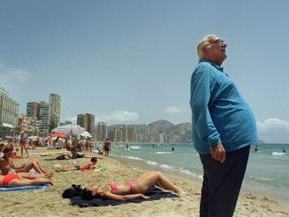 El alcalde Pedro Zaragoza diseñó en los años cincuenta la meca del sol y playa. Un documental recupera su figura