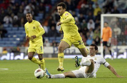 Rossi se zafa de Arbeloa en la visita del Villarreal al Bernabéu el pasado octubre.