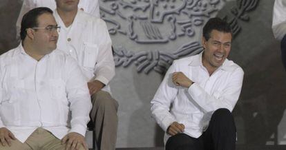 Peña Nieto y el gobernador fugado Javier Duarte durante una acto en Veracruz