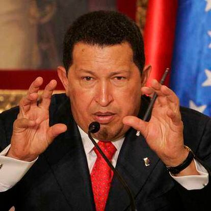 Hugo Chávez, en una conferencia de prensa en París.