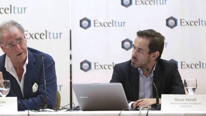 José Luis Zoreda (a la izquierda), vicepresidente ejecutivo de Exceltur, y Óscar Perelli director de estudios de Exceltur.