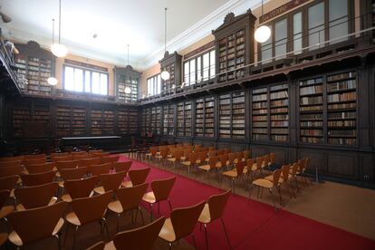 La biblioteca del Víctor Balaguer por cuyas ventanas del piso superior entró a robar Erik el Belga.