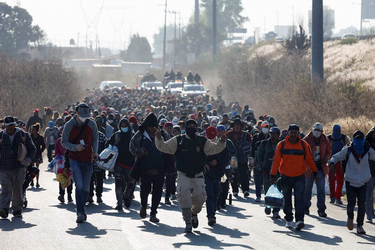 El Hartazgo De La última Caravana Migrante Bloquea La Carretera México ...