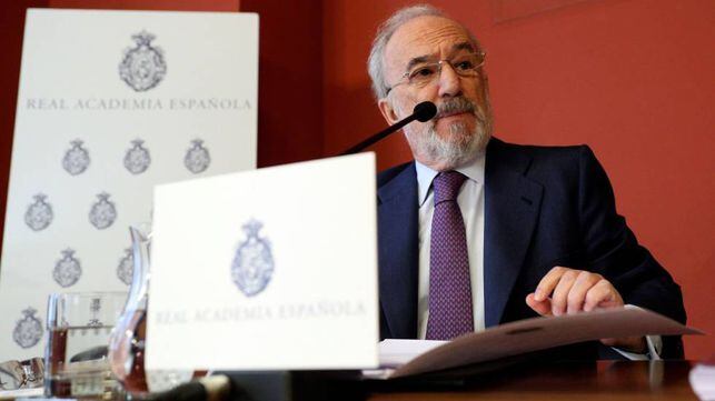 El director de la RAE, Santiago Muñoz Machado, en la rueda de prensa sobre el lenguaje inclusivo en la Constitución, este lunes en Madrid.